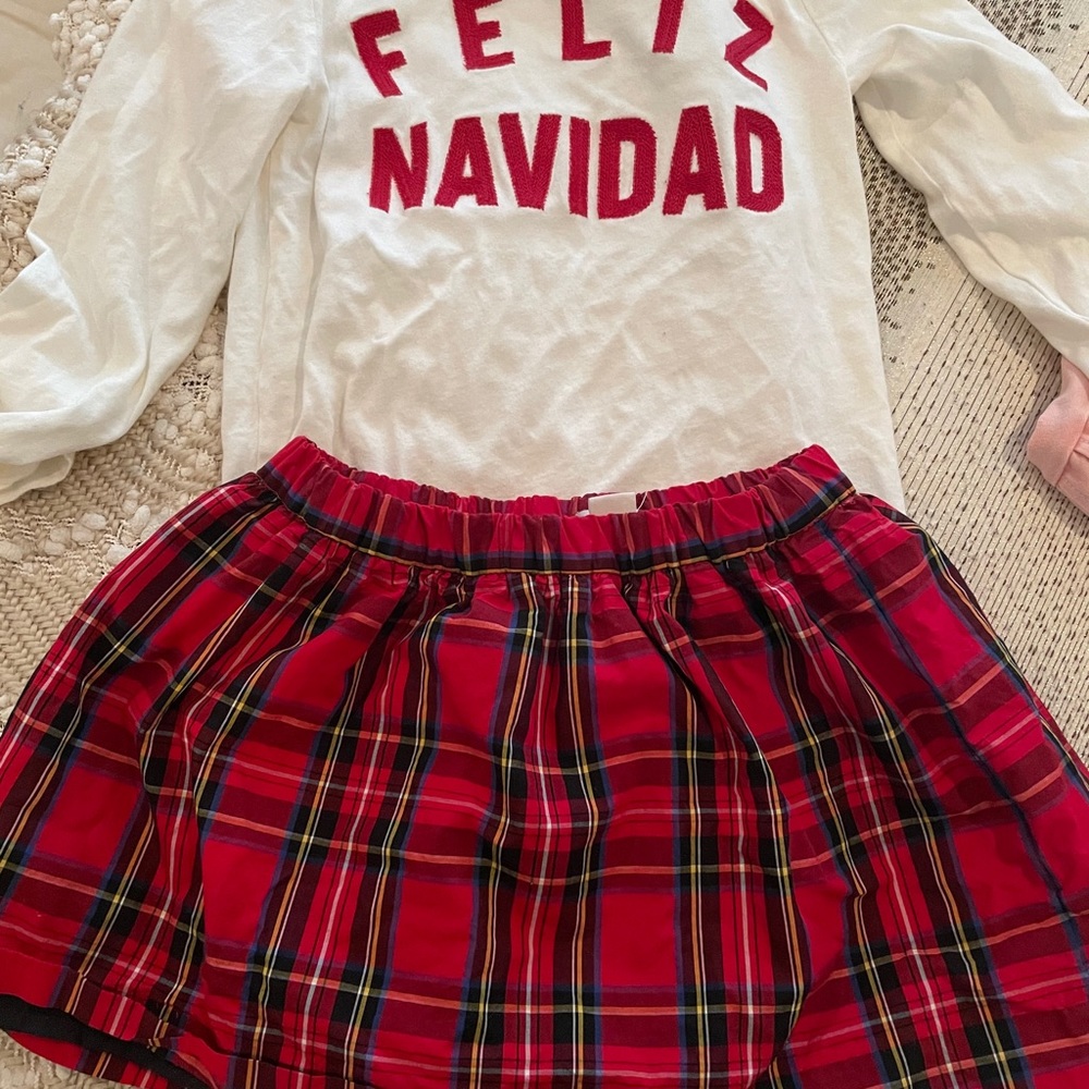 J crew crew cuts Feliz navidad outfit